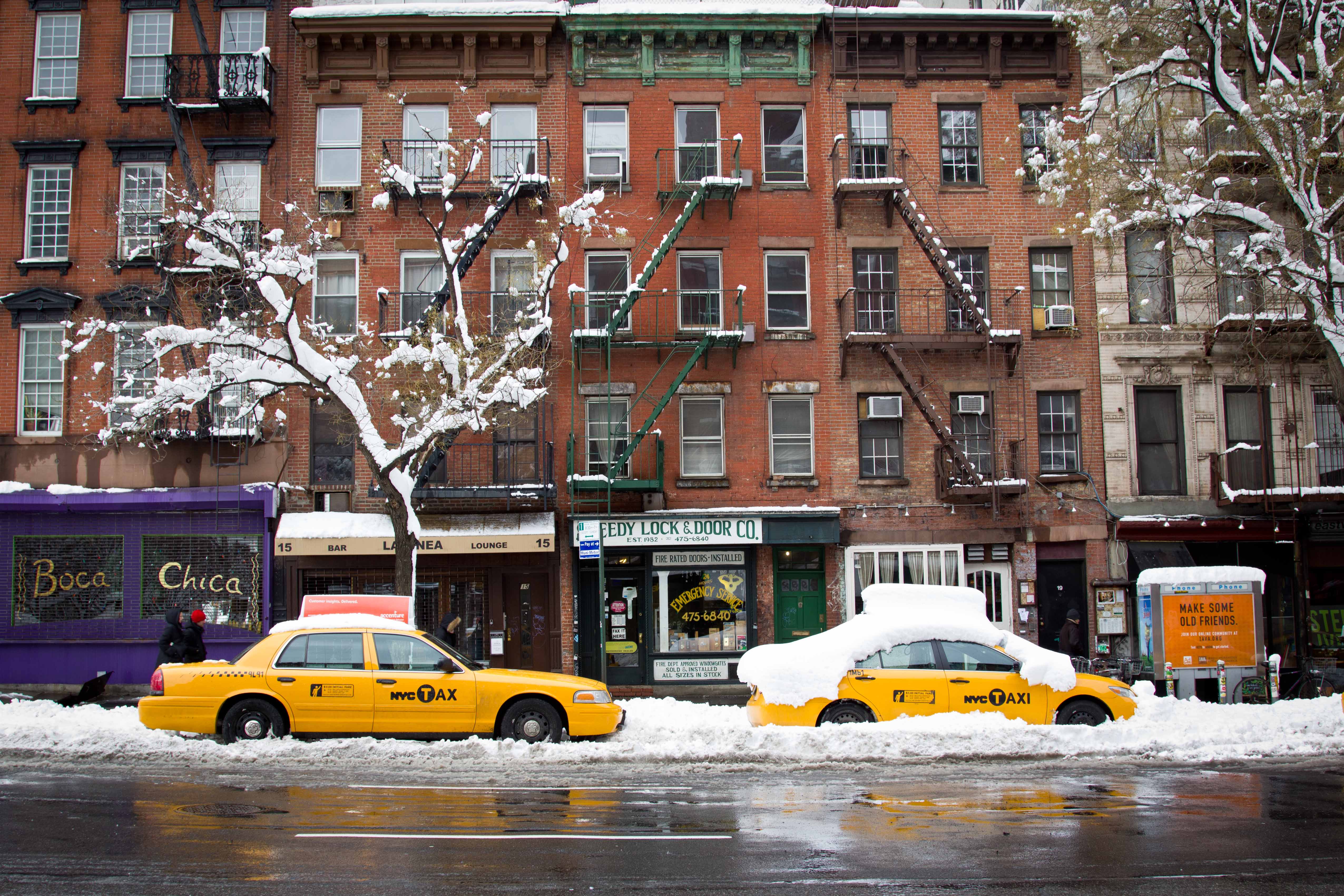 293-new-york-snowed-under